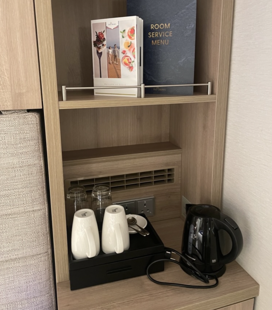 P&O Cruises tea tray with kettle but no biscuits